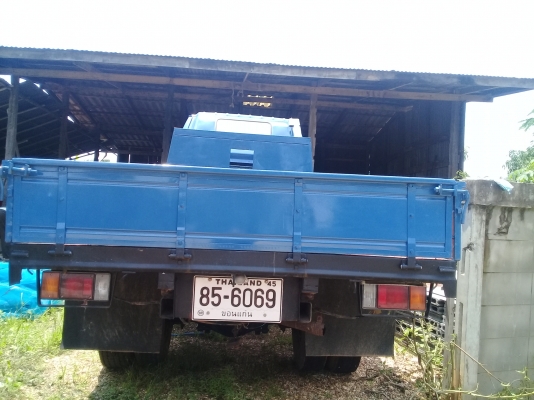 รถหกล้อบรรทุก ISUZU NPR 110 เกียร์สั้น ยกหัวได้ พวงมาลัยเพาเวอร์