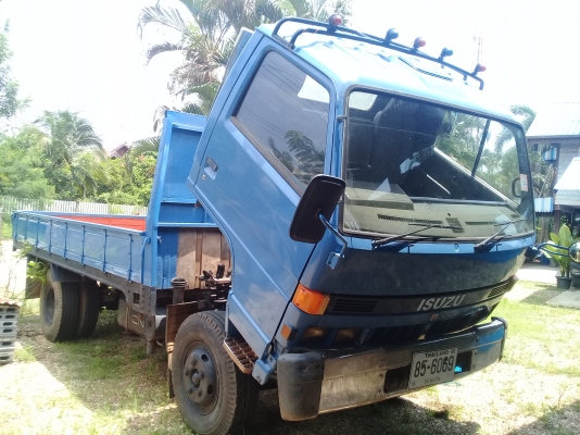รถหกล้อบรรทุก ISUZU NPR 110 เกียร์สั้น ยกหัวได้ พวงมาลัยเพาเวอร์ รถหกล้อบรรทุก ISUZU NPR 110 เกียร์สั้น ยกหัวได้ พวงมาลัยเพาเวอร์