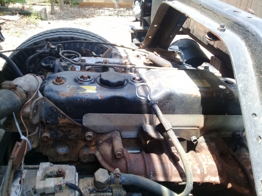 รถหกล้อบรรทุก ISUZU NPR 110 เกียร์สั้น ยกหัวได้ พวงมาลัยเพาเวอร์