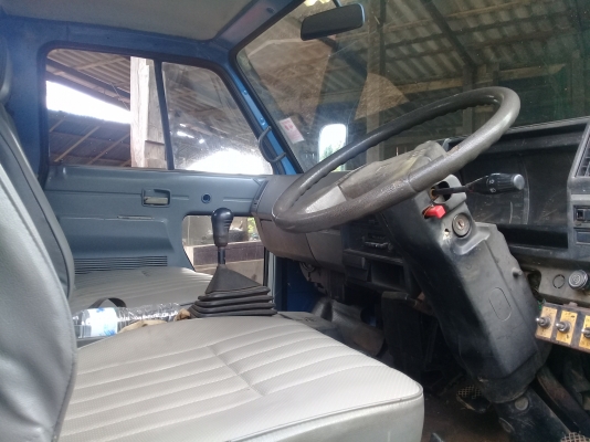 รถหกล้อบรรทุก ISUZU NPR 110 เกียร์สั้น ยกหัวได้ พวงมาลัยเพาเวอร์