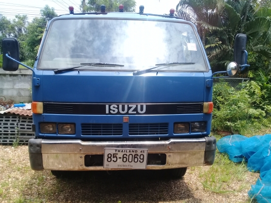 รถหกล้อบรรทุก ISUZU NPR 110 เกียร์สั้น ยกหัวได้ พวงมาลัยเพาเวอร์ รถหกล้อบรรทุก ISUZU NPR 110 เกียร์สั้น ยกหัวได้ พวงมาลัยเพาเวอร์