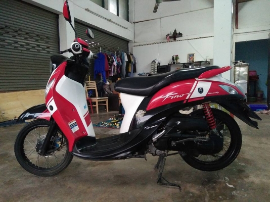 รุ่นหัวฉีด Fino FI สีแดงขาวดำ ปี 2556 ลาย Sport สวยสดสปอร์ตฝุดๆ