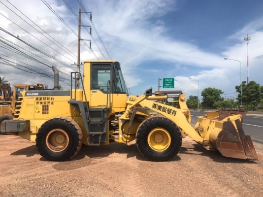 ขายรถตักล้อยาง KOMATSU WA350-3E รถนอกนำเข้าเองจากญี่ปุ่น สภาพสวยพร้อมใช้งาน มีVDOการทำงานครับ ขายรถตักล้อยาง KOMATSU WA350-3E รถนอกนำเข้าเองจากญี่ปุ่น สภาพสวยพร้อมใช้งาน มีVDOการทำงานครับ