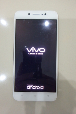 VIVO V5 Lite (1609) สีทอง ติดฟีล์มแล้ว สภาพใหม่ มีประกันศูนย์ถึง 22-4-61 ส่งฟรี VIVO V5 Lite (1609) สีทอง ติดฟีล์มแล้ว สภาพใหม่ มีประกันศูนย์ถึง 22-4-61 ส่งฟรี