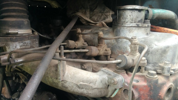 ISUZU 10ล้อ2เพลาใหญ่ เครื่องEH700 บรรทุกแม็คโคร200เอกสารเล่มชุดโอนพร้อมภาษีขาดต่อหลายปี สนใจ 0835601
