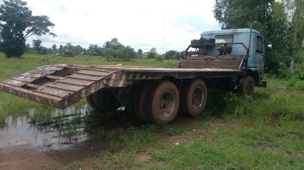 ISUZU 10ล้อ2เพลาใหญ่ เครื่องEH700 บรรทุกแม็คโคร200เอกสารเล่มชุดโอนพร้อมภาษีขาดต่อหลายปี สนใจ 0835601