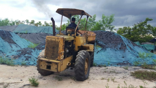 รถตักล้อยาง CAT 910 เอวอ่อน รถพร้อมใช้งาน รถทำงานอยู่ รถตักล้อยาง CAT 910 เอวอ่อน รถพร้อมใช้งาน รถทำงานอยู่