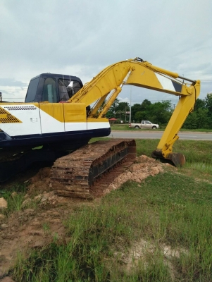 ขายsk200-3kobelco ไฟฟ้าตัดเครื่องดี พร้อมใช้งาน ราคา620,000สนใจติดต่อ0895770265