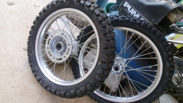 ขายล้อพร้อมยาง CRF250L ของใหม่ถอดออก ขายล้อพร้อมยาง CRF250L ของใหม่ถอดออก