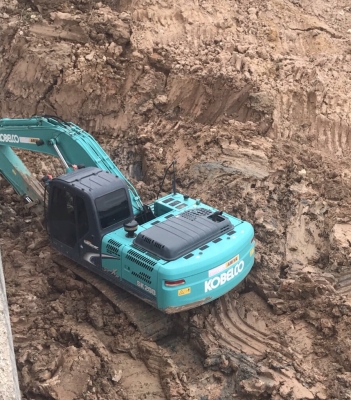ขายแบคโฮ KOBELCO SK200-8 superXm ทำงาน 4XXXชั่วโมง สนใจโทร 081-970-1072 ขายแบคโฮ KOBELCO SK200-8 superXm ทำงาน 4XXXชั่วโมง สนใจโทร 081-970-1072