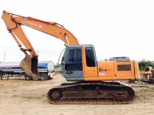 ขาย 985,000 บาท HITACHI ZX200-1 ทำงาน 22,xxx ชม. เครื่องดี ปั้มแรง โช่หนา เอวแน่น ไฟฟ้าครบ เอกสารเล่มทะเบียน  รถอยู่ จ.ปทุมธานี โทร&amp;ไอดีไลน์ 0610710295