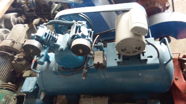 หนึ่ง/รังสิต ขายทุกอย่างครับ สากกะเบือยันเรือรบ