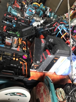 หนึ่ง/รังสิต ขายทุกอย่างครับ สากกะเบือยันเรือรบ