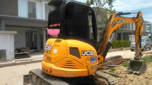 ขายรถแบคโฮ เล็ก JCB