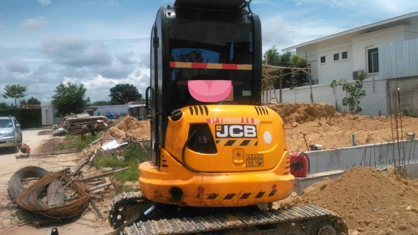 ขายรถแบคโฮ เล็ก JCB