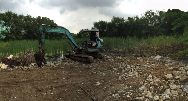 ขายรถแบคโฮ KOMATSU PC40-7 มีระบบหัวกระแทก ราคา 320000 กับ 340000