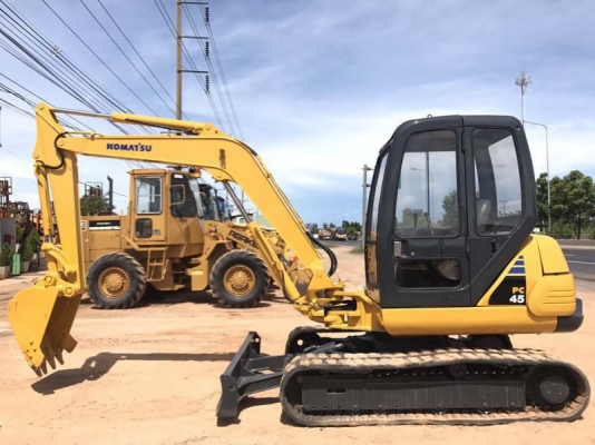 ขายรถแบคโฮ KOMATSU PC45-7 เก่านอก ราคา 650000