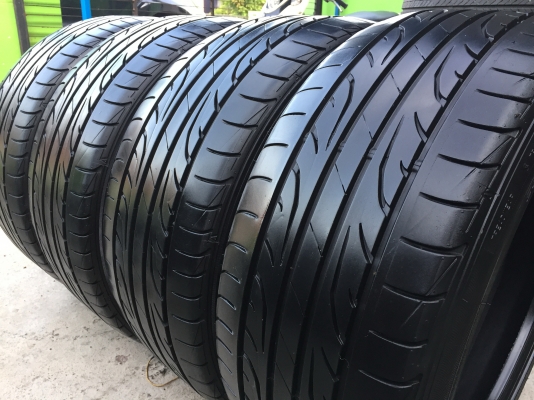 ยาง DUNLOP 235-45-17 ปี 15 ครบชุด 4 เส้น 4500 สภาพสวยๆไม่บวมไม่กินข้าง ดอกยางเหลือเยอะเอาไปวิ่งกันใด