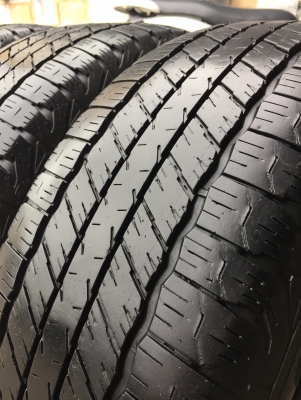 ยาง Goodyear 215-65-16 ปี 16 ครบชุด 4 เส้น 4000 สภาพสวยๆไม่บวมไม่กินข้าง ดอกยางเหลือเยอะเอาไปวิ่งกัน