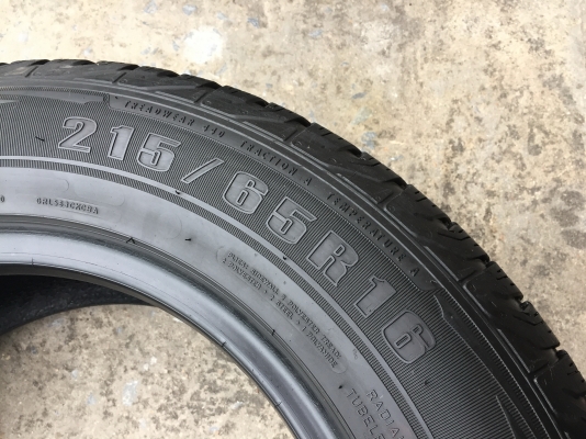 ยาง Goodyear 215-65-16 ปี 16 ครบชุด 4 เส้น 4000 สภาพสวยๆไม่บวมไม่กินข้าง ดอกยางเหลือเยอะเอาไปวิ่งกัน