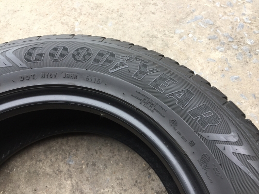 ยาง Goodyear 215-65-16 ปี 16 ครบชุด 4 เส้น 4000 สภาพสวยๆไม่บวมไม่กินข้าง ดอกยางเหลือเยอะเอาไปวิ่งกัน