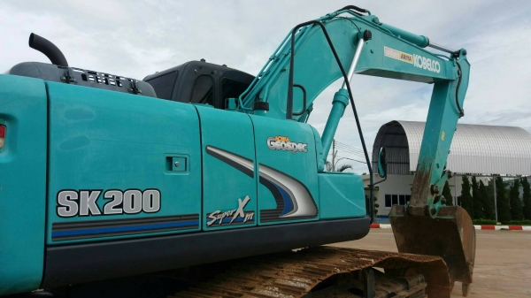 ขายรถแบคโฮ KOBELCO SK200-8 YN12 SUPER XM 5000 ชม.ราคา 2600000
