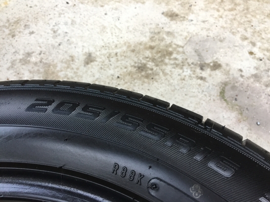 ยาง DUNLOP 205-55-16 ปี 17 ครบชุด 4 เส้น 6000 สภาพสวยๆไม่มีปะไม่บวมไม่กินข้าง ดอกยางเหลือเยอะเอาไปวิ ยาง DUNLOP 205-55-16 ปี 17 ครบชุด 4 เส้น 6000 สภาพสวยๆไม่มีปะไม่บวมไม่กินข้าง ดอกยางเหลือเยอะเอาไปวิ