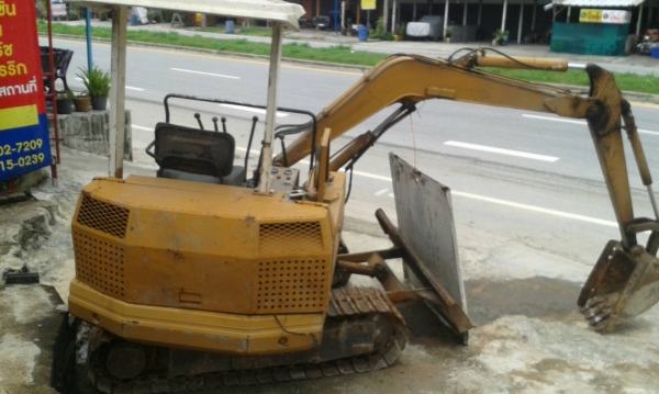 ขาย!! >>> Komatsu Pc15 135,000 บาท <<< เบอร์ติดต่อ 098-7155789 086-4631102