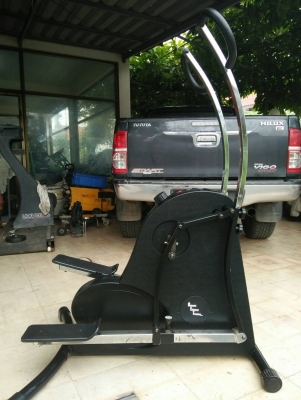 เครื่องออกกำลังกายวิ่งกึ่งสเตป cyclone