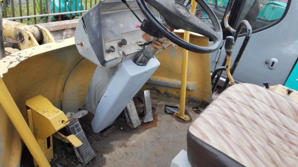 รถตักมือสอง/ Komatsu WA100-3 เก่าในใช้ในไทยแล้วแต่เก็บจุดออนแล้ว เอกสารเล่ม รถตักมือสอง/ Komatsu WA100-3 เก่าในใช้ในไทยแล้วแต่เก็บจุดออนแล้ว เอกสารเล่ม