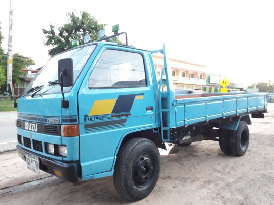 ขาย 6ล้อ ISUZU100 แรงม้า เครื่องแน่นๆ แห้ง แรงดี 4BC2ฝาดำ แชทซีสวยๆตลอดเส้น เดิมๆ ช่วงล่างแน่นๆ เกีย
