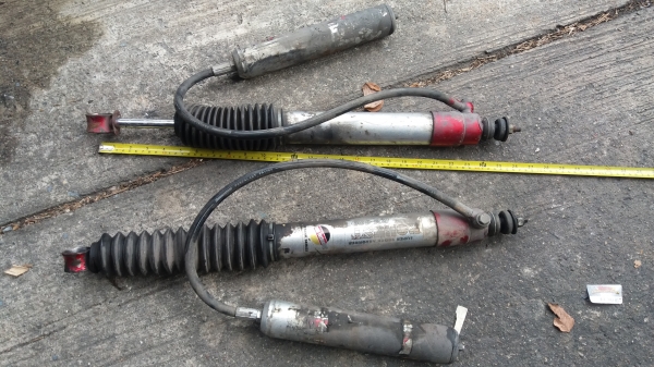 ขายโช้คซับแท๊ง โรบัส ยาว24-25 ถอดแล้วครับ