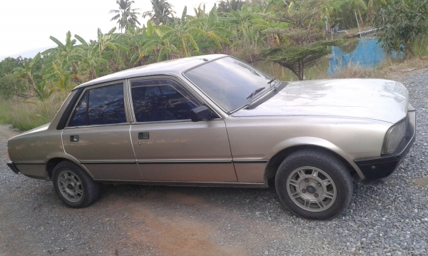 ขายครับรถเก๋งเปอร์โย505