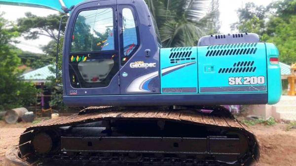 ขายรถแบ็คโฮ KOBELCO SK200-8 YN12 Super สภาพดี พร้อมใช้งาน