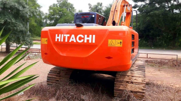 ขายรถแบ็คโฮ HITACHI ZX200-5G  สภาพดี พร้อมใช้งาน