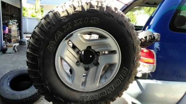 ขายแม็ก5วง ยาง5เส้น 7500 ครับ ขายแม็ก5วง ยาง5เส้น 7500 ครับ