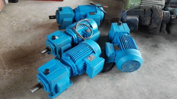 ** SOLD ** มอเตอร์เกียร์ FLENDER HIMMEL 2 HP 1:10.57 (133rpm) ไฟ 380V สภาพใหม่พร้อมใช้
