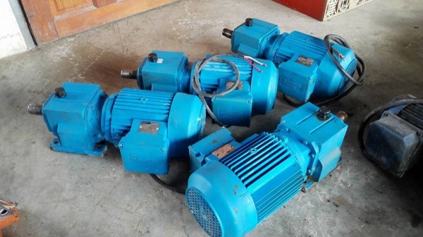 ** SOLD ** มอเตอร์เกียร์ FLENDER HIMMEL 2 HP 1:10.57 (133rpm) ไฟ 380V สภาพใหม่พร้อมใช้