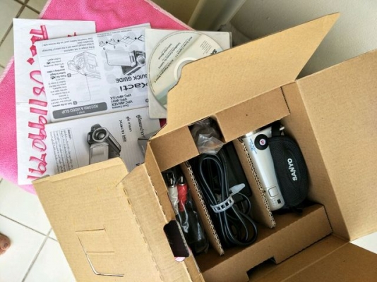 กล้องวีดีโอ sanyo xacti WH1