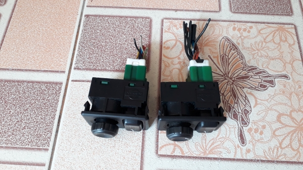 สวิทช์ปรับกระจกมองข้างไฟฟ้า ของรถ NISSAN ไม่ทราบรุ่น สวิทช์ปรับกระจกมองข้างไฟฟ้า ของรถ NISSAN ไม่ทราบรุ่น