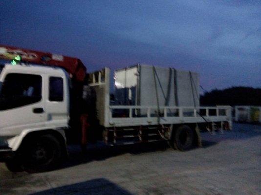 ตู้ฟีดประตู 3 บาน  ยาว 3.11 เมตร กว้าง 1.71 เมตร สูง 1.80 เมตร แซซซีตู้กว้าง 70 เซนติเมตร