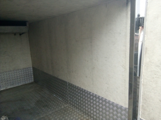 ตู้ฟีดประตู 3 บาน  ยาว 3.11 เมตร กว้าง 1.71 เมตร สูง 1.80 เมตร แซซซีตู้กว้าง 70 เซนติเมตร