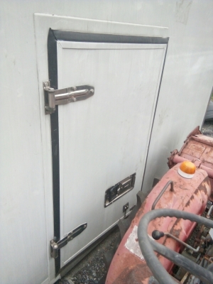 ตู้ฟีดประตู 3 บาน  ยาว 3.11 เมตร กว้าง 1.71 เมตร สูง 1.80 เมตร แซซซีตู้กว้าง 70 เซนติเมตร