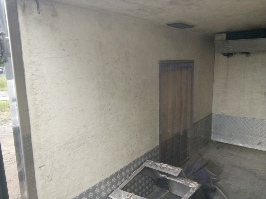 ตู้ฟีดประตู 3 บาน  ยาว 3.11 เมตร กว้าง 1.71 เมตร สูง 1.80 เมตร แซซซีตู้กว้าง 70 เซนติเมตร