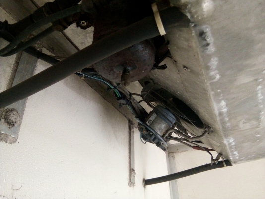 ตู้ฟีดประตู 3 บาน  ยาว 3.11 เมตร กว้าง 1.74 สูง 1.80 เมตร  แซซซีตู้กว้าง 83 เซนติเมตร