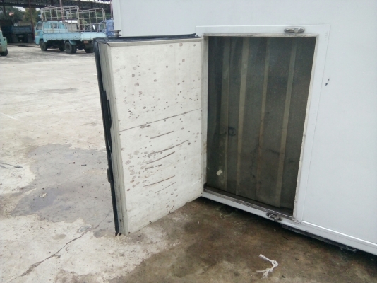 ตู้ฟีดประตู 3 บาน  ยาว 3.11 เมตร กว้าง 1.74 สูง 1.80 เมตร  แซซซีตู้กว้าง 83 เซนติเมตร