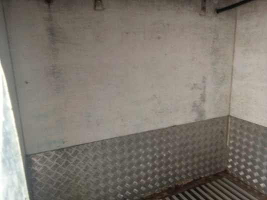 ตู้ฟีดประตู 3 บาน ยาว 3.10 เมตร กว้าง 1.70 เมตร สูง 1.90 เมตร แซซซีตู้กว้าง 73 เซนติเมตร