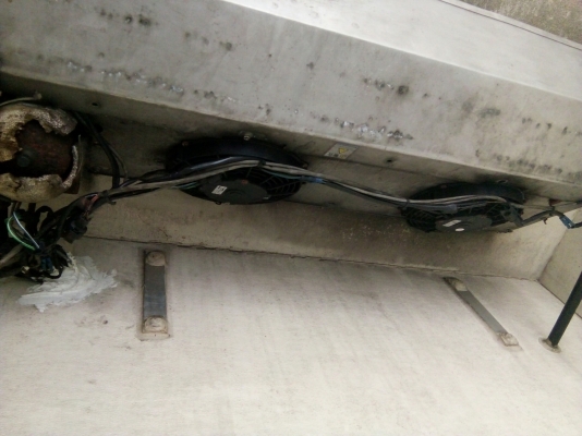 ตู้ฟีดประตู 3 บาน ยาว 3.10 เมตร กว้าง 1.70 เมตร สูง 1.90 เมตร แซซซีตู้กว้าง 73 เซนติเมตร