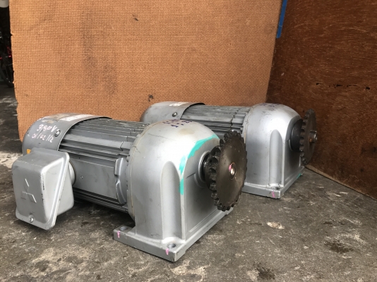 ขายมอเตอร์เกียร์ Mitsubishi 1HP. 380V made in Japan อัตราทด 1:25 มีระบบเบรคในตัว สภาพสวย พร้อมใช้งาน มี 2ตัว ครับ