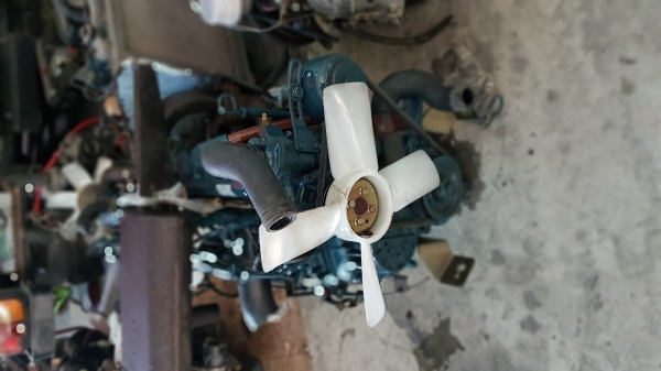 เครื่องยนต์ดีเซล kubota 3สูบ d1105 24แรงม้า สภาพสวย นำเข้าจากญี่ปุ่น ติดง่าย เครื่องแน่น ประหยัดน้ำมัน ไม่เคยใช้งานในไทย สนใจติดต่อ 0817502357 จัดส่งสินค้าได้ทั่วประเทศ